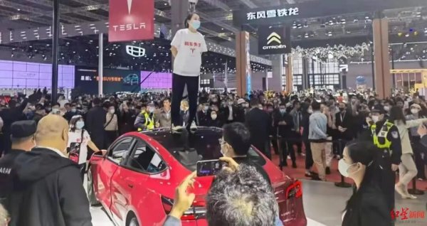 能加杠杆的炒股平台 “车顶维权”女车主诉特斯拉合同纠纷胜诉